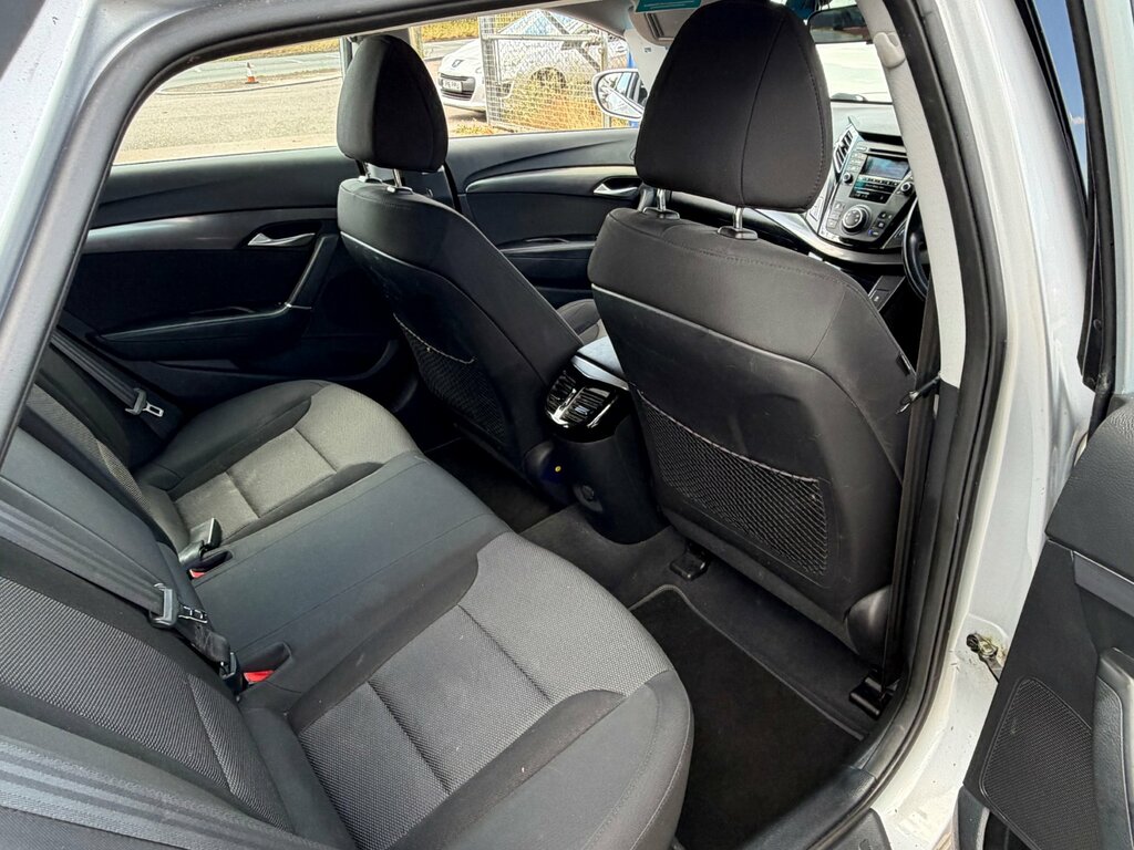 Hyundai I40 Crdi Style Blue Drive Black #11