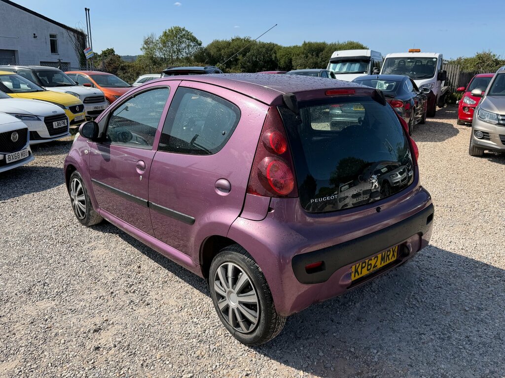 Peugeot 107 107 Active Red #7