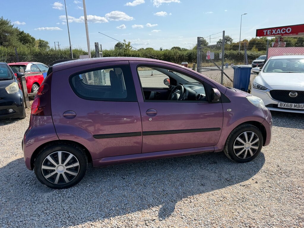 Peugeot 107 107 Active Red #10