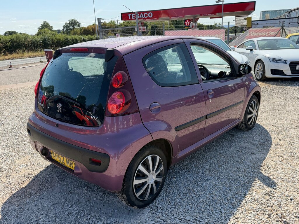 Peugeot 107 107 Active Red #9