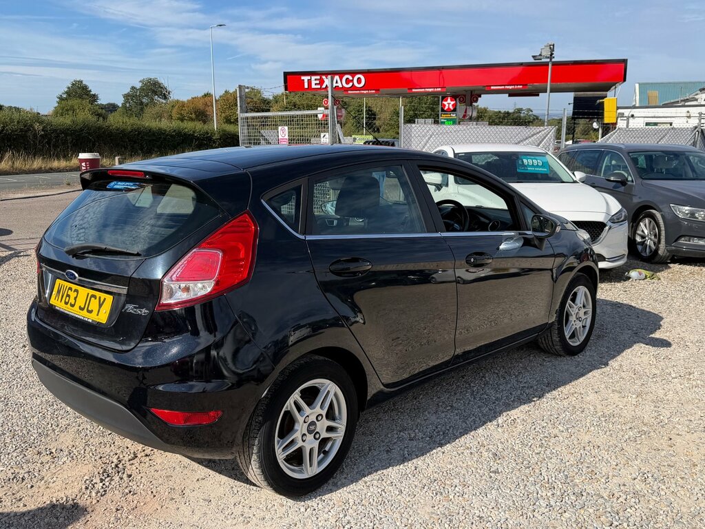 Ford Fiesta 1.25 Zetec Euro 5 Red #9