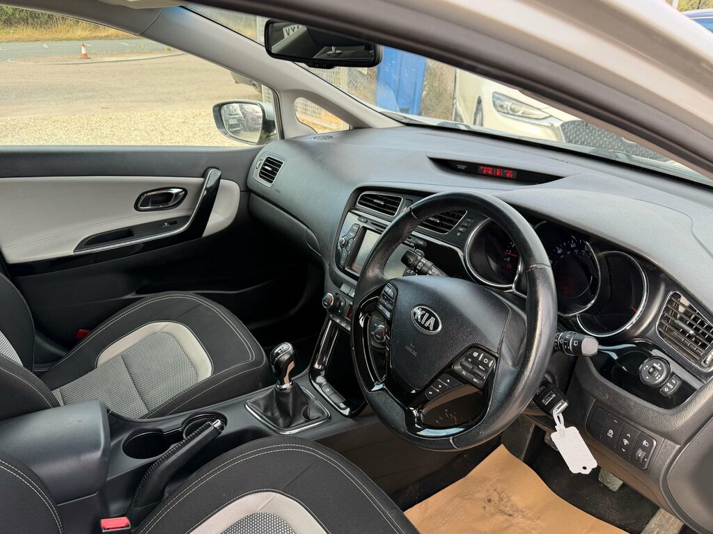 Kia Ceed 1.6 Crdi Ecodynamics 3 Sportswagon Manu Silver #3