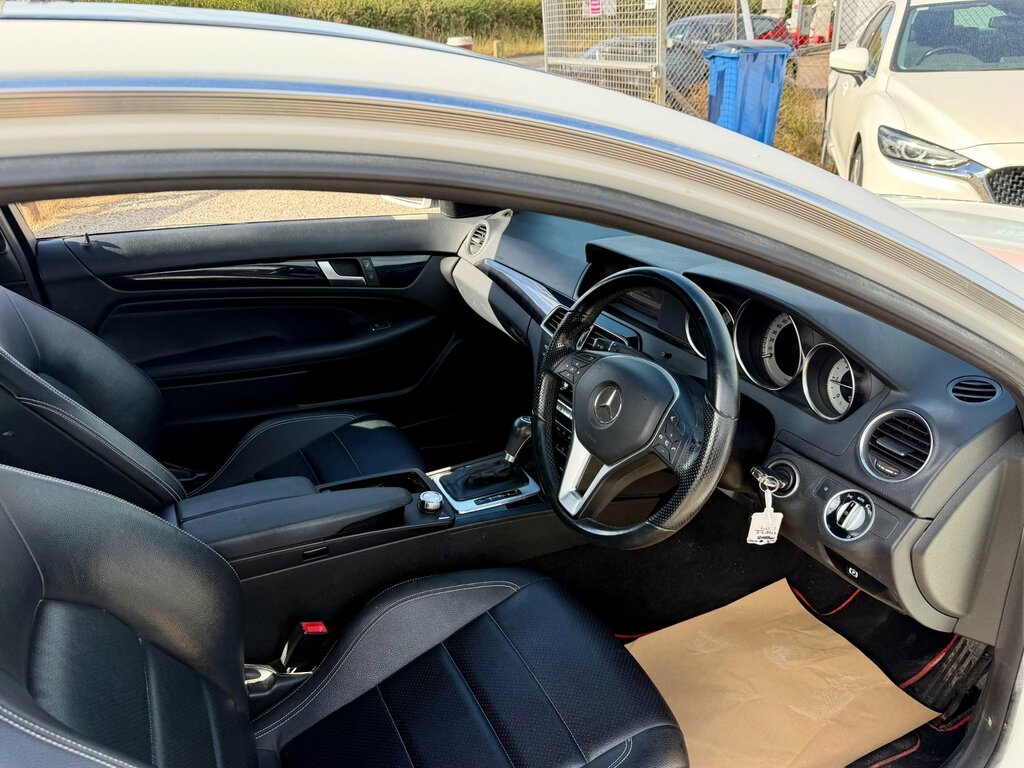 Mercedes-Benz C Class 2.1 C220 Cdi Executive Se Coupe G-troni White #2