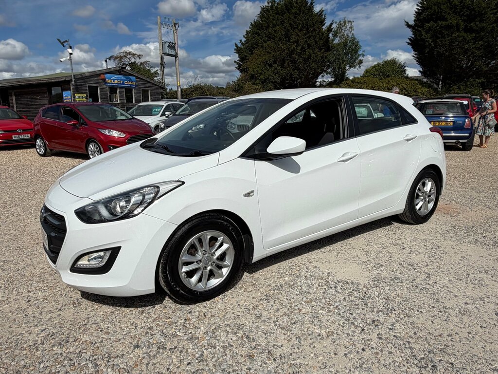 Hyundai I30 1.6 Crdi Blue Drive Se Hatchback White #5
