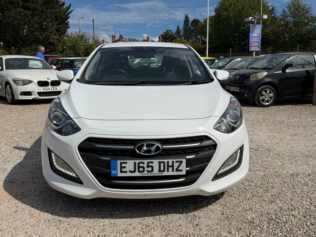 Hyundai I30 1.6 Crdi Blue Drive Se Hatchback White #4