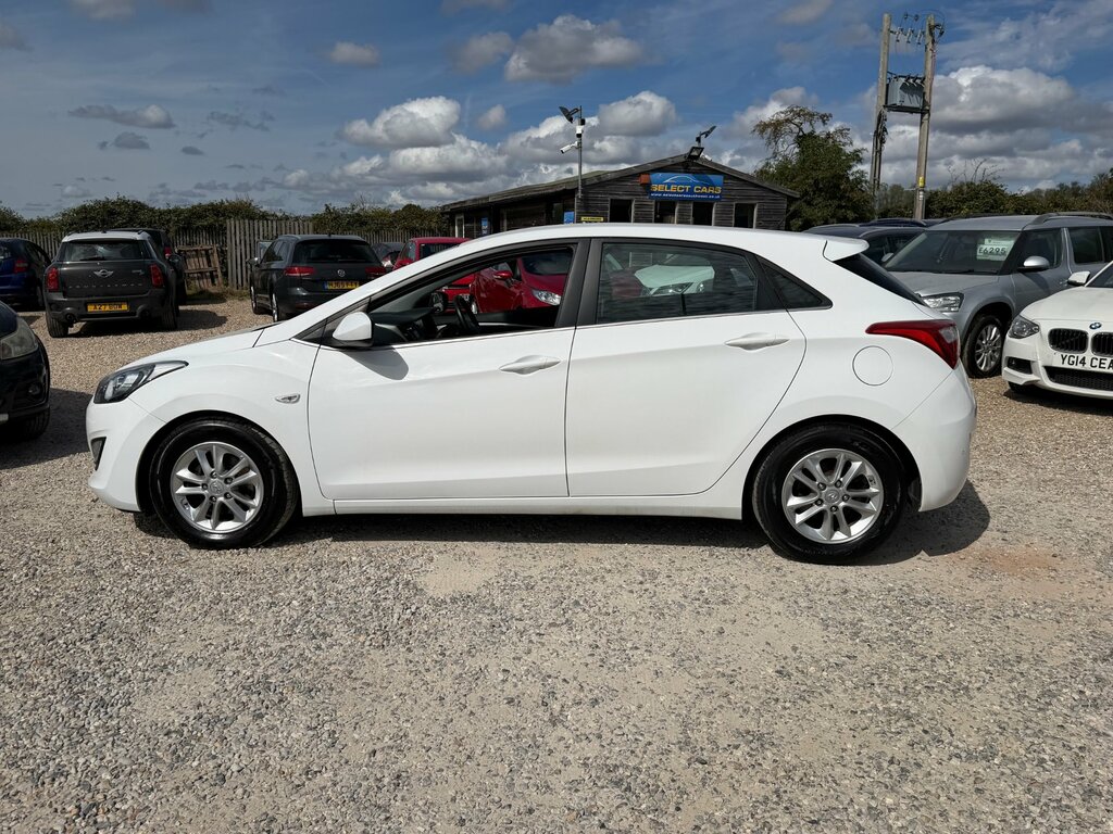 Hyundai I30 1.6 Crdi Blue Drive Se Hatchback White #6