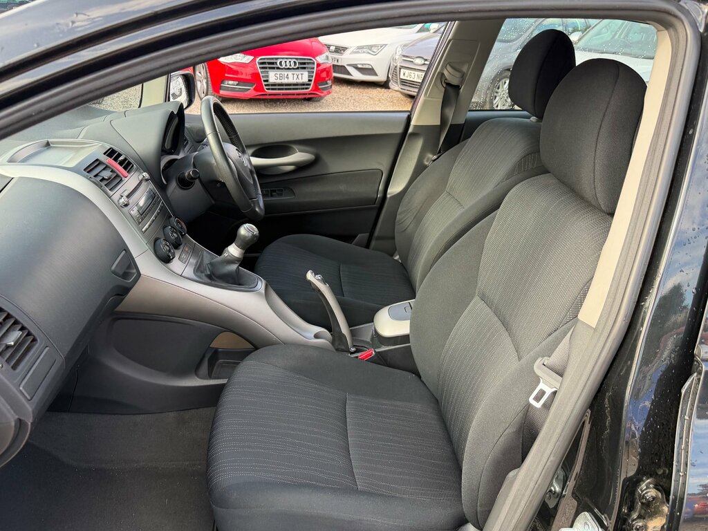 Toyota Auris 1.6 Vvt-i T Spirit Silver #11