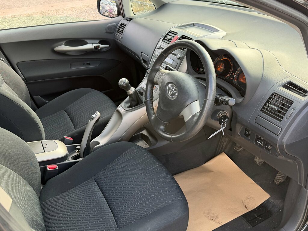 Toyota Auris 1.4 Vvt-i T3 Hatchback 163 Gkm Black #4