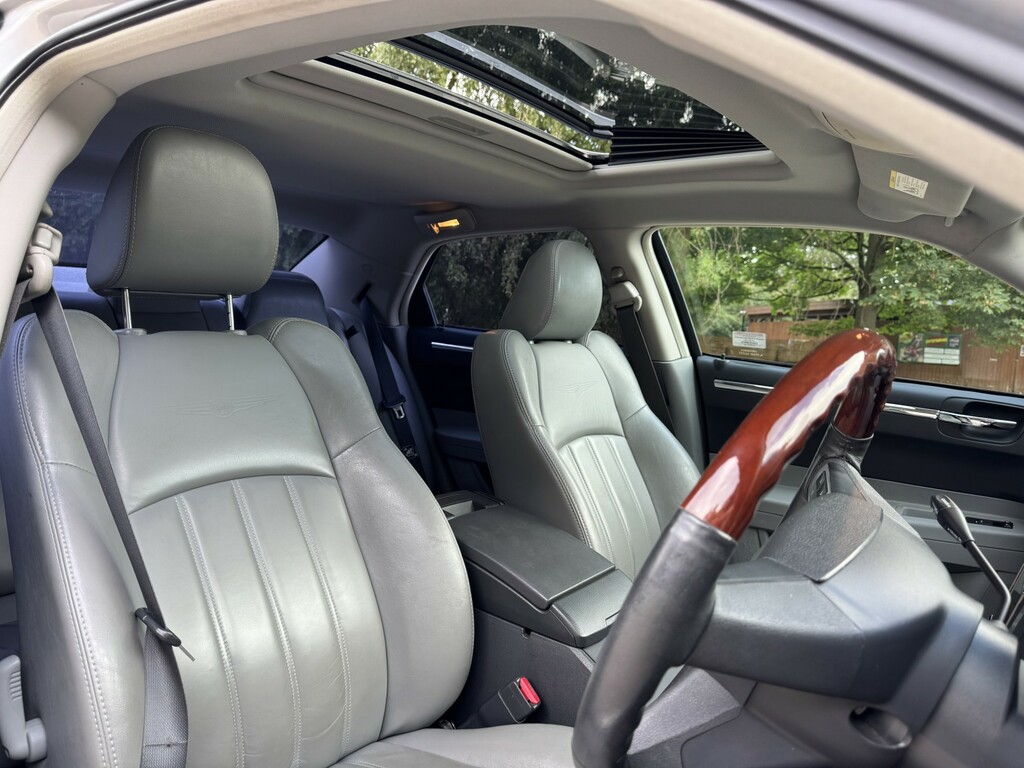 Chrysler 300C Crd Silver #38