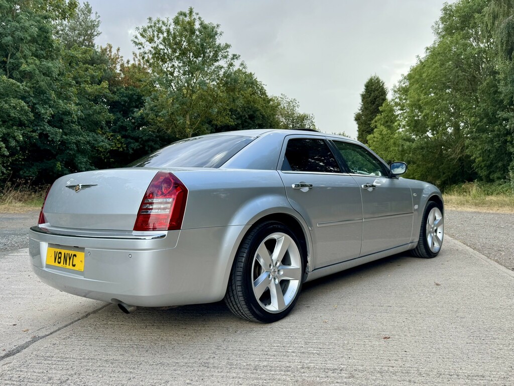 Chrysler 300C Crd Silver #31