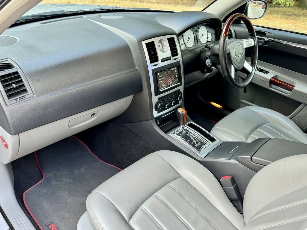 Chrysler 300C Crd Silver #44