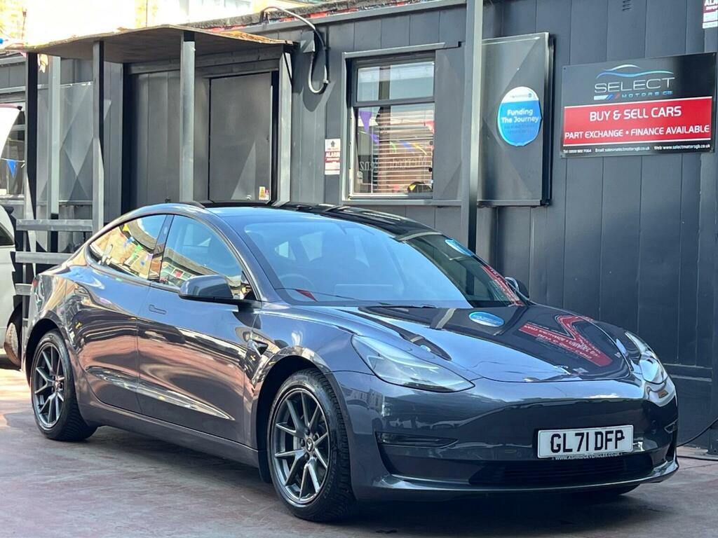 Tesla Model 3 Saloon Grey