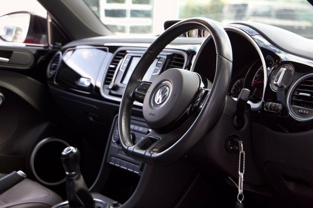 Volkswagen Beetle 2.0 Sport Tdi Dsg 139 Bhp Yellow #32