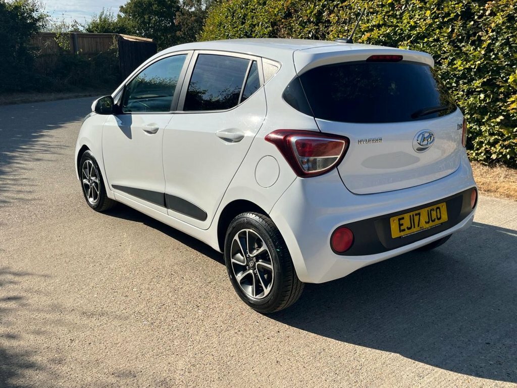 Hyundai I10 1.2 Premium Hatchback Euro 6 87 EJ17JCO White #2