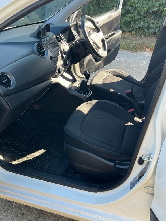 Hyundai I10 1.2 Premium Hatchback Euro 6 87 EJ17JCO White #6