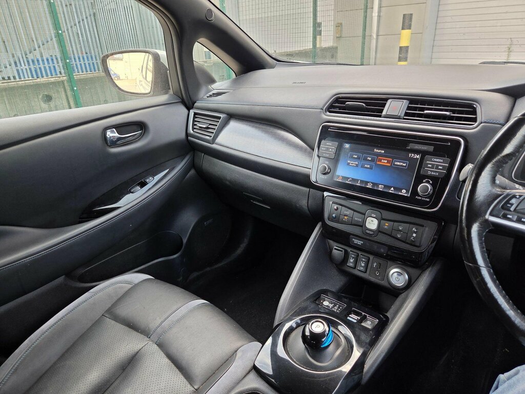 Nissan Leaf 80Kw Black Edition 30Kwh Black #37