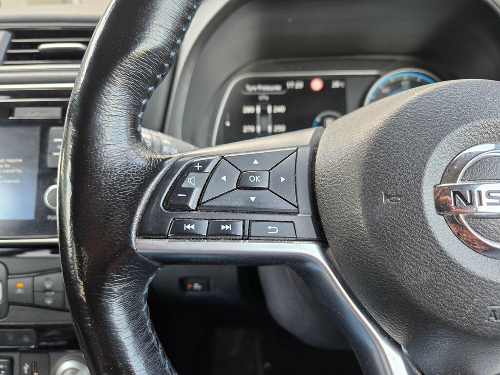 Nissan Leaf 80Kw Black Edition 30Kwh Black #35
