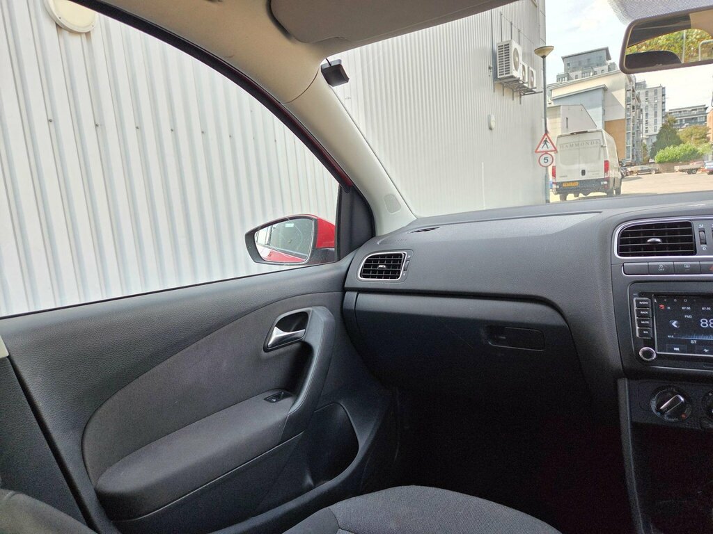 Volkswagen Polo Se White #22