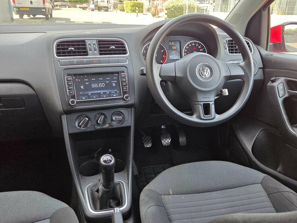 Volkswagen Polo Se White #28