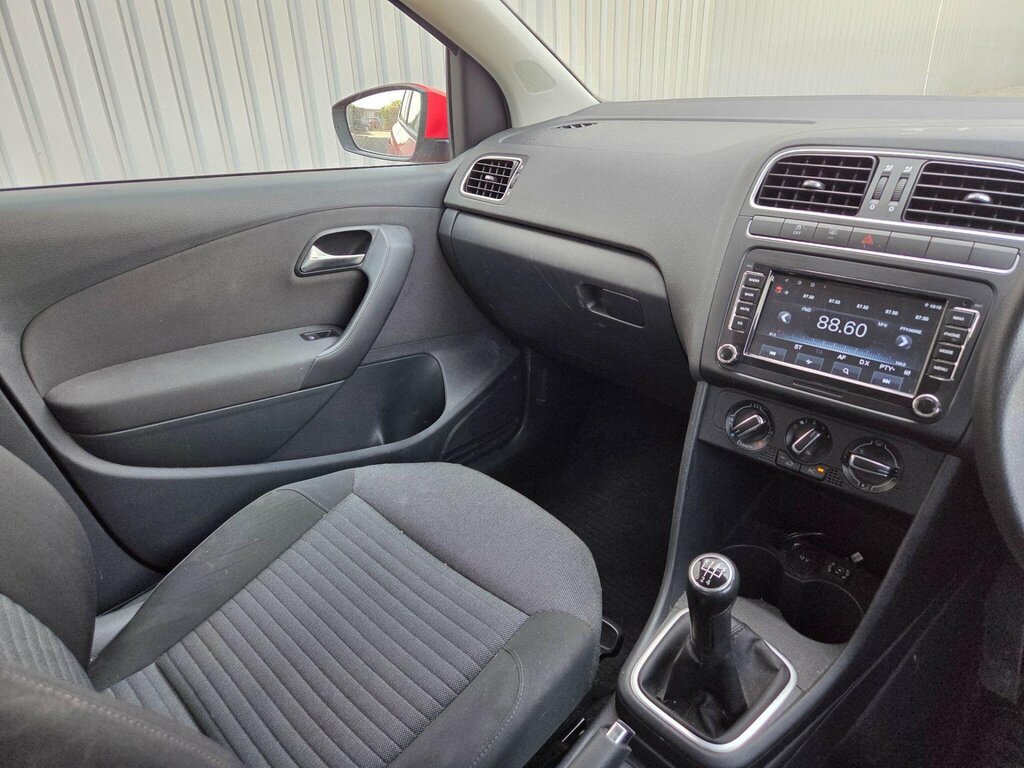 Volkswagen Polo Se White #37