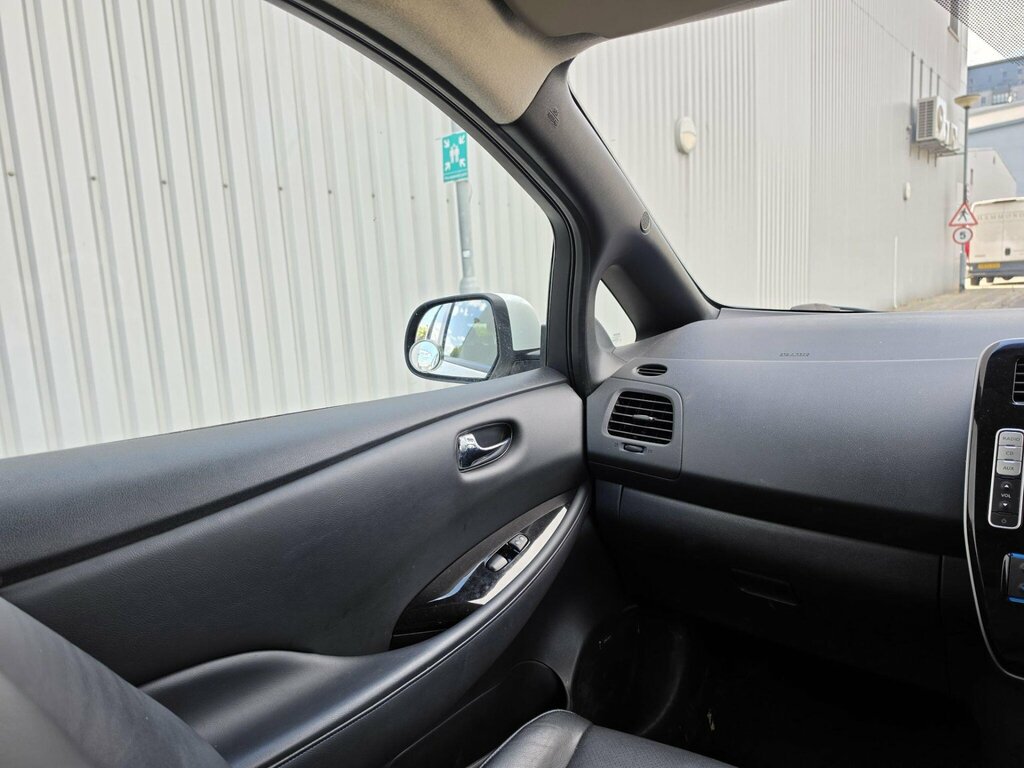 Nissan Leaf 30Kw Tekna With 3.3Kw Charger And Bose Audio Sat Red #24