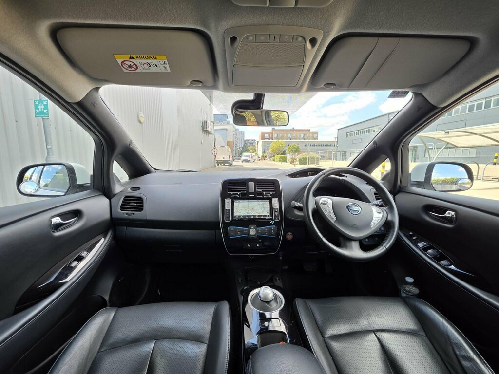 Nissan Leaf 30Kwh Tekna White #4