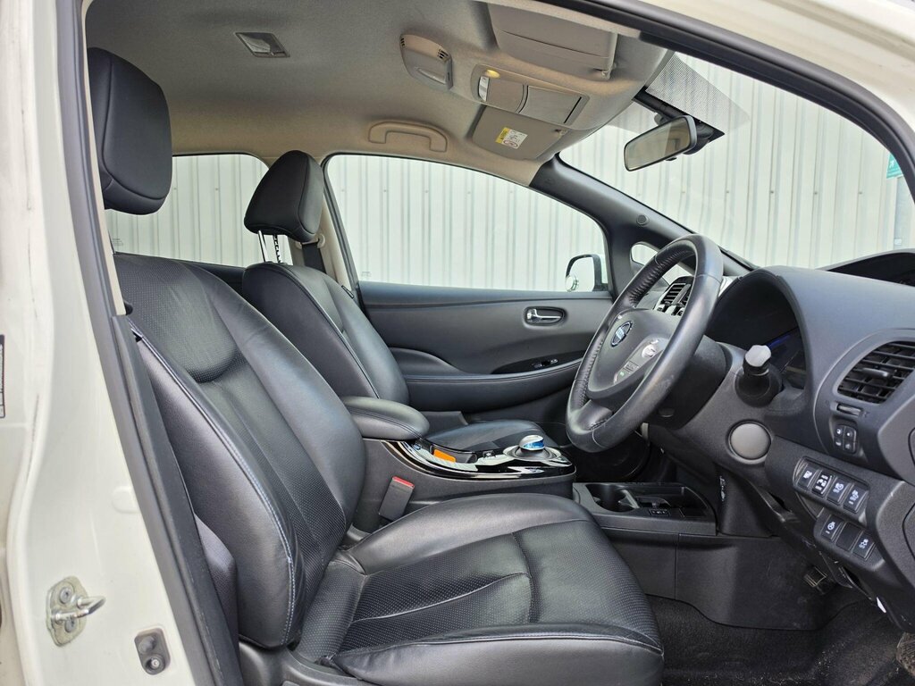 Nissan Leaf 30Kw Tekna With 3.3Kw Charger And Bose Audio Sat Red #19
