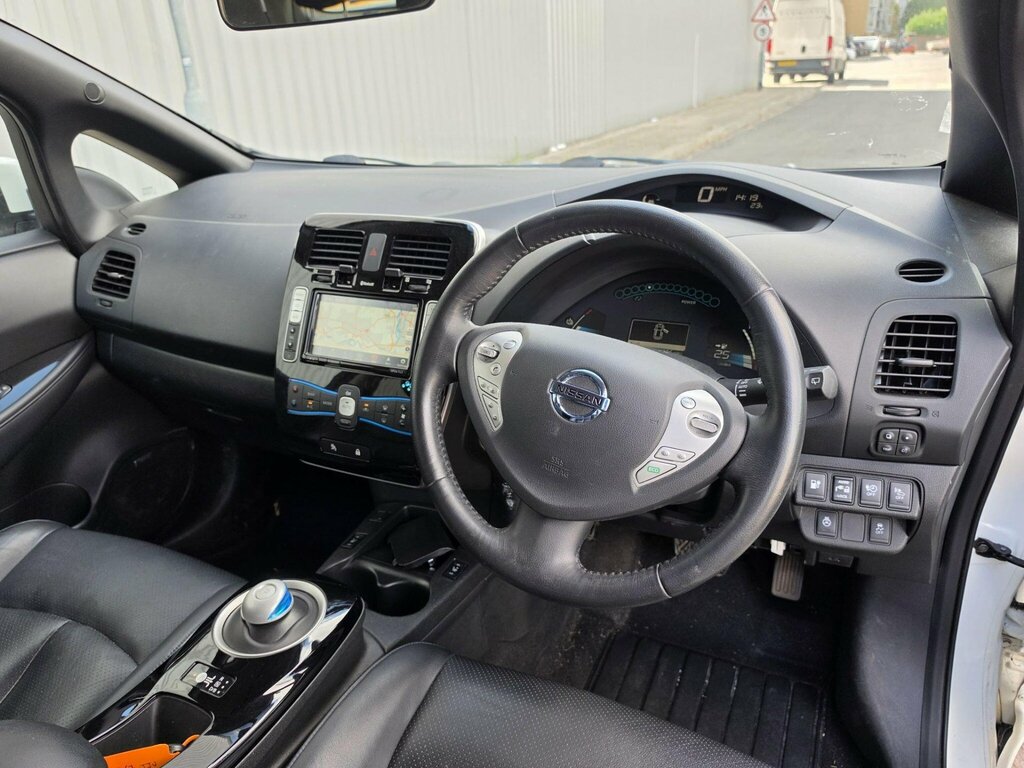 Nissan Leaf 30Kw Tekna With 3.3Kw Charger And Bose Audio Sat Red #20