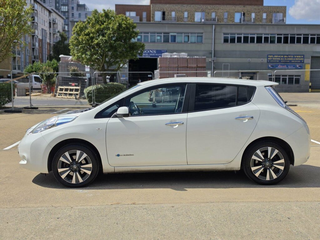 Nissan Leaf 30Kw Tekna With 3.3Kw Charger And Bose Audio Sat Red #17