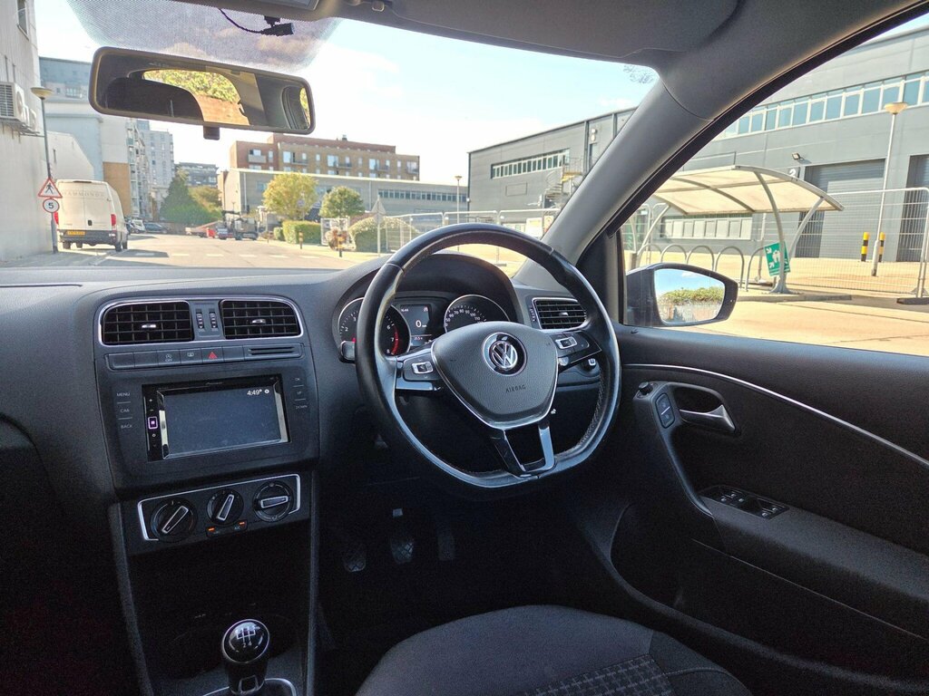 Volkswagen Polo 1.0 Se 74 Bhp Red #20