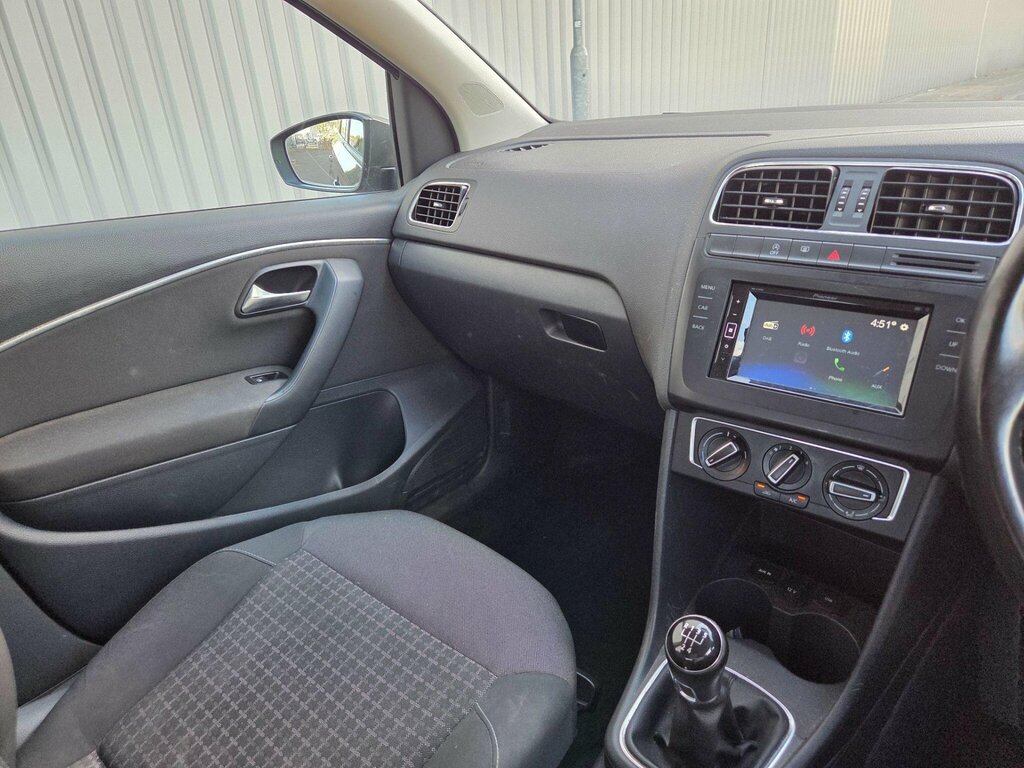Volkswagen Polo 1.0 Se 74 Bhp Red #37