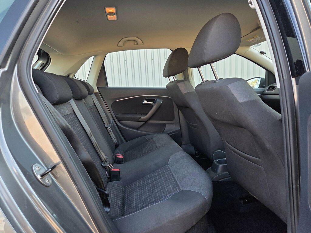 Volkswagen Polo 1.0 Se 74 Bhp Red #27