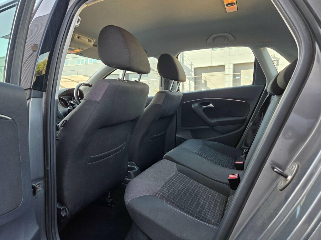 Volkswagen Polo 1.0 Se 74 Bhp Red #25