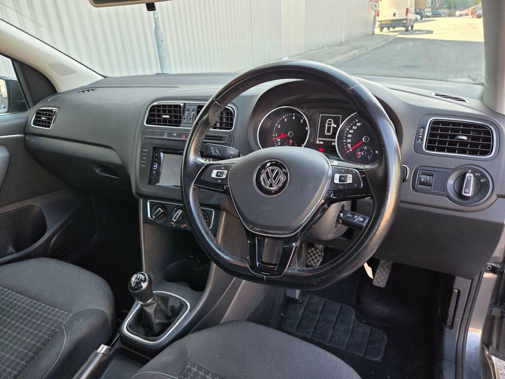 Volkswagen Polo 1.0 Se 74 Bhp Red #19