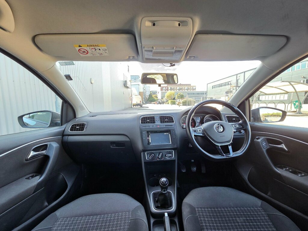 Volkswagen Polo 1.0 Se 74 Bhp Red #22