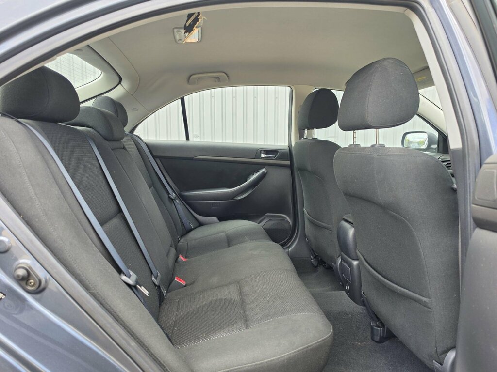 Toyota Avensis Blue #28