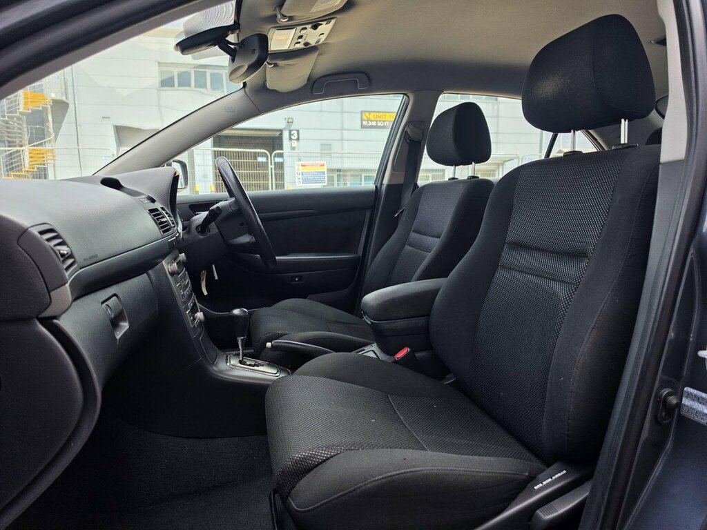 Toyota Avensis Blue #25