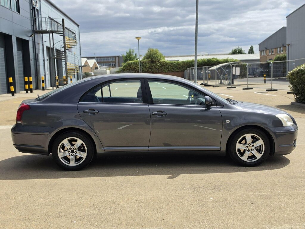 Toyota Avensis Blue #12