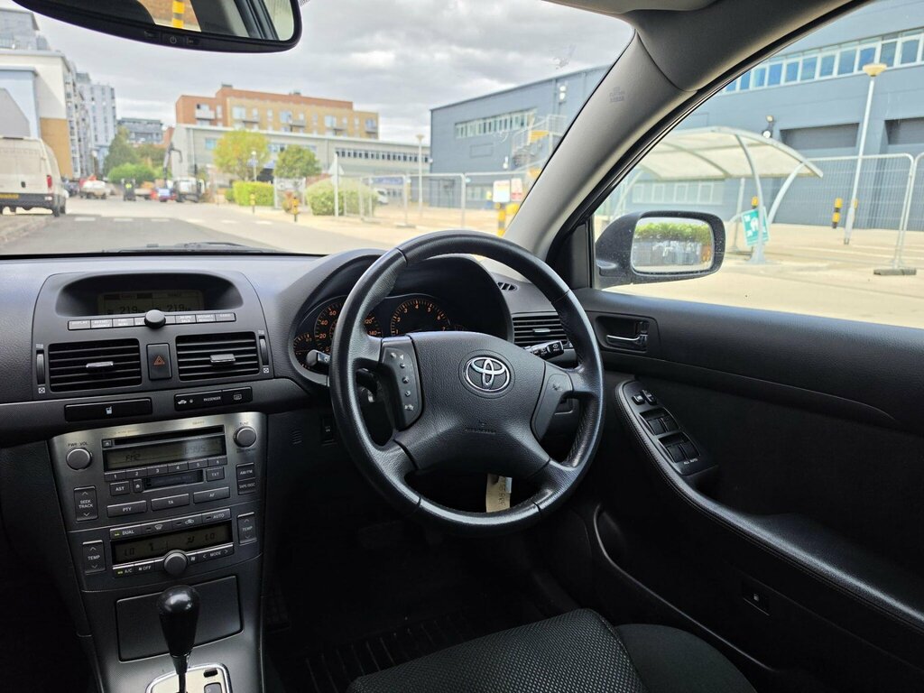 Toyota Avensis Blue #20