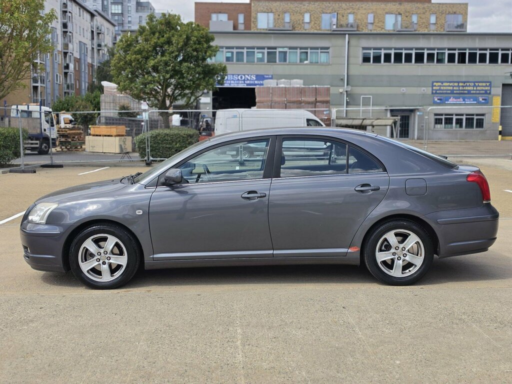 Toyota Avensis Blue #17