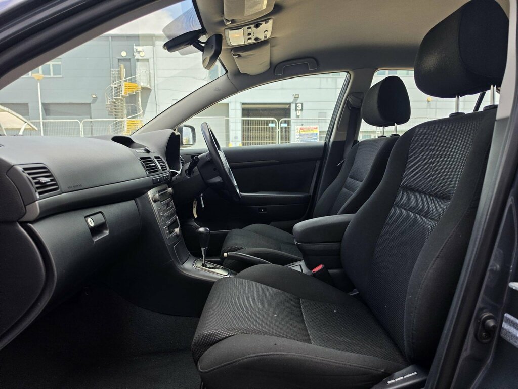 Toyota Avensis Blue #30