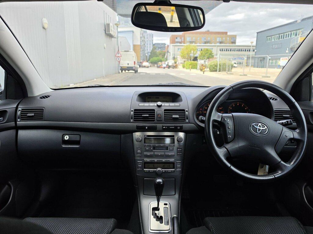 Toyota Avensis 1.8 Vvt-i T3-x Grey #4