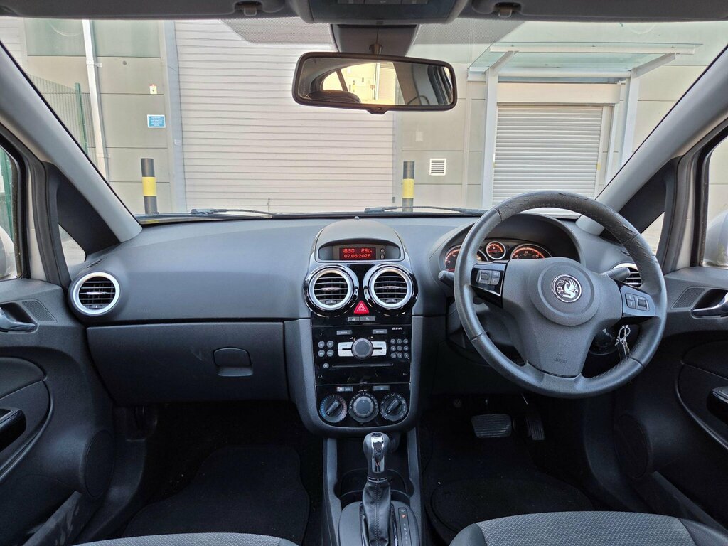 Vauxhall Corsa Club Ac 16V 5-Door Gold #4