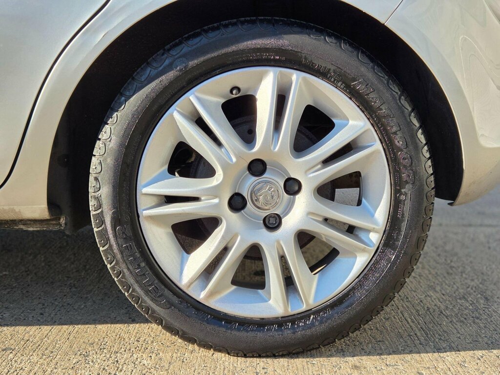 Vauxhall Corsa Club Ac 16V 5-Door Gold #42