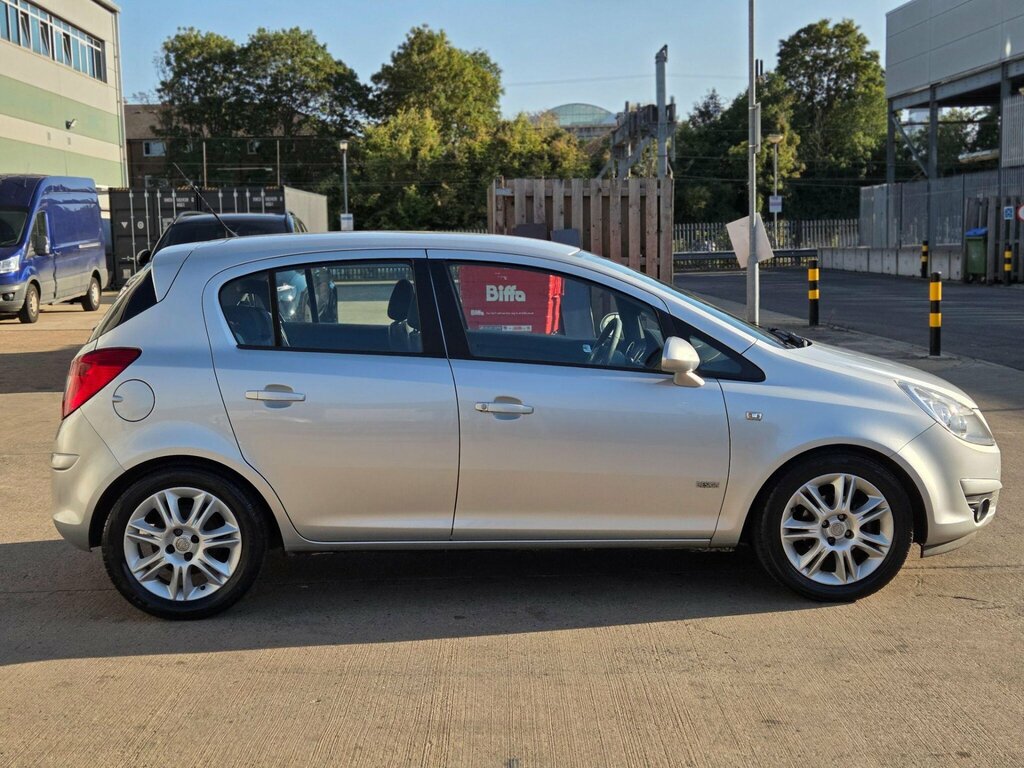 Vauxhall Corsa Club Ac 16V 5-Door Gold #11