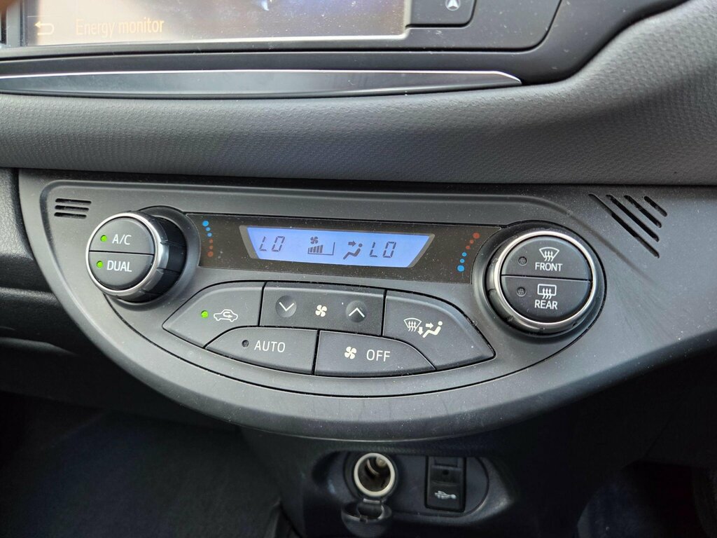 Toyota Yaris Icon 1.5 Hybrid #35