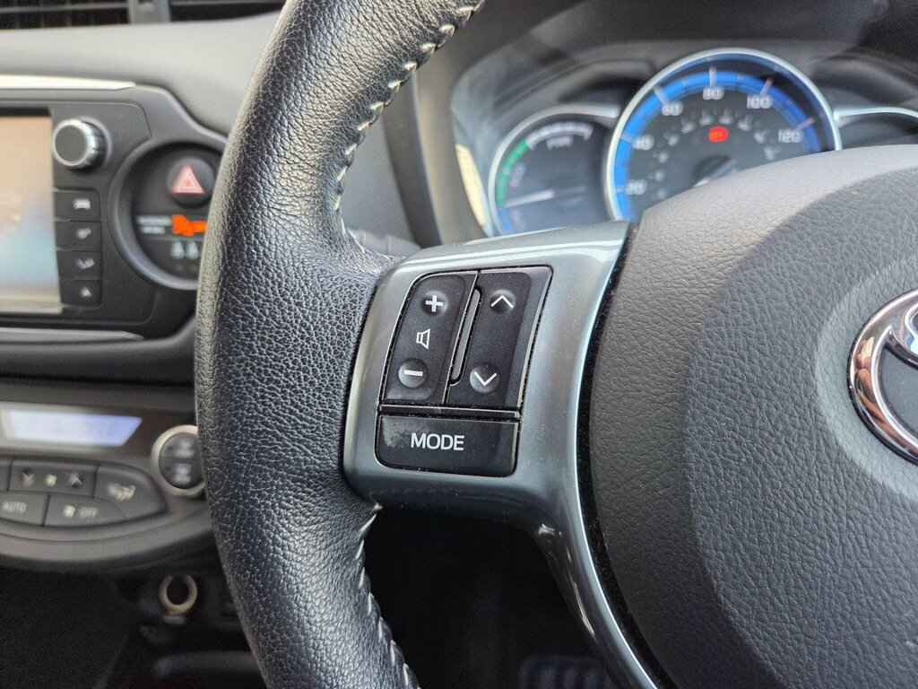 Toyota Yaris Icon 1.5 Hybrid #28