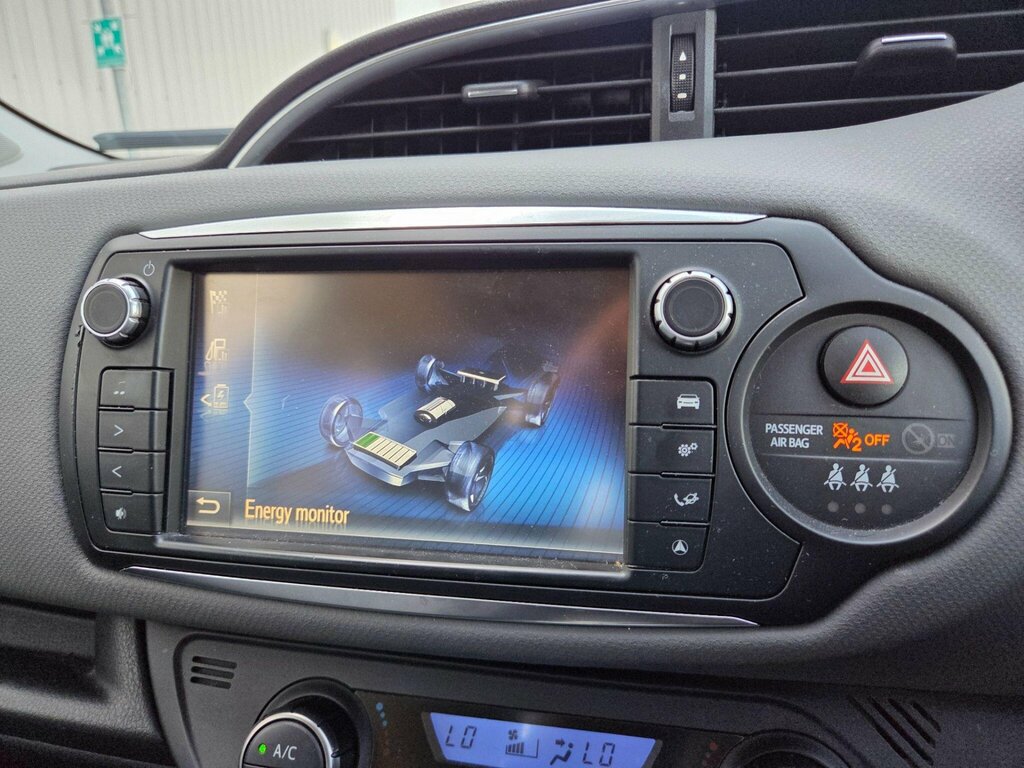 Toyota Yaris Icon 1.5 Hybrid #29