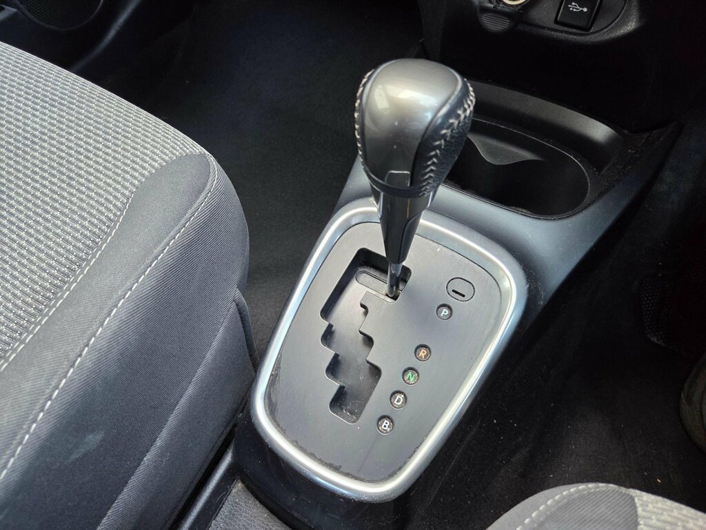 Toyota Yaris Icon 1.5 Hybrid #34