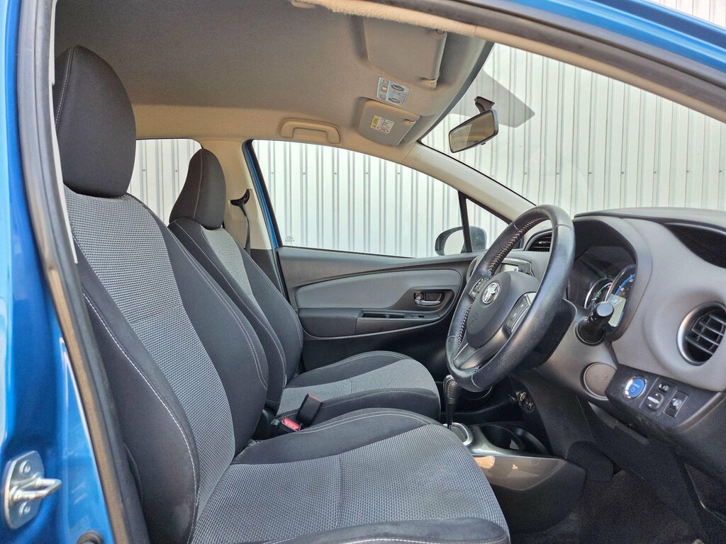 Toyota Yaris Icon 1.5 Hybrid #18